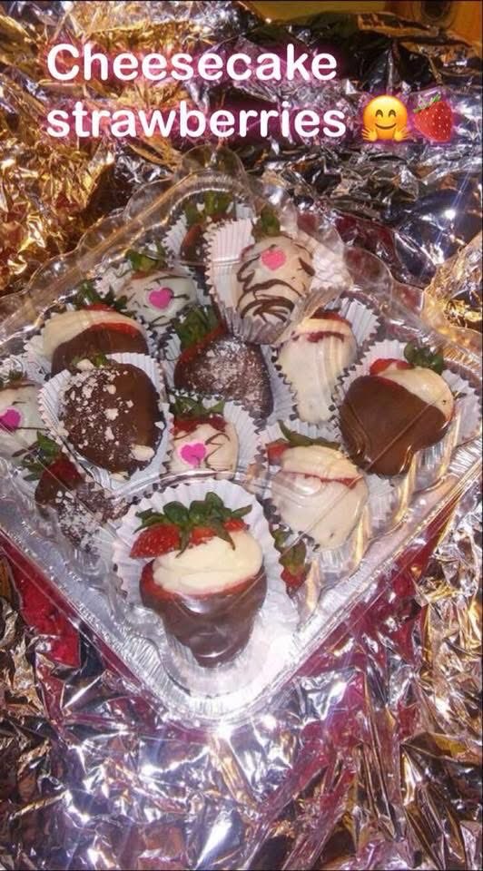 acekellsOF's tweet image. Chocolate covered strawberries (12) 🍓 📍 Columbia, SC

$15 regular dipped
$20 Cheesecake stuffed