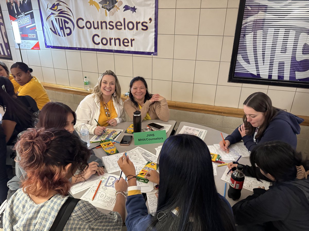 ATranLPC's tweet image. It’s a wonderful Wednesday @JerseyVillageHS’s #RedRibbonWeek and #MentalHealth Fair! Our falcons at The Vill are enjoying @JVHS_Counselors’ self-care activities and the available resources 💜💛