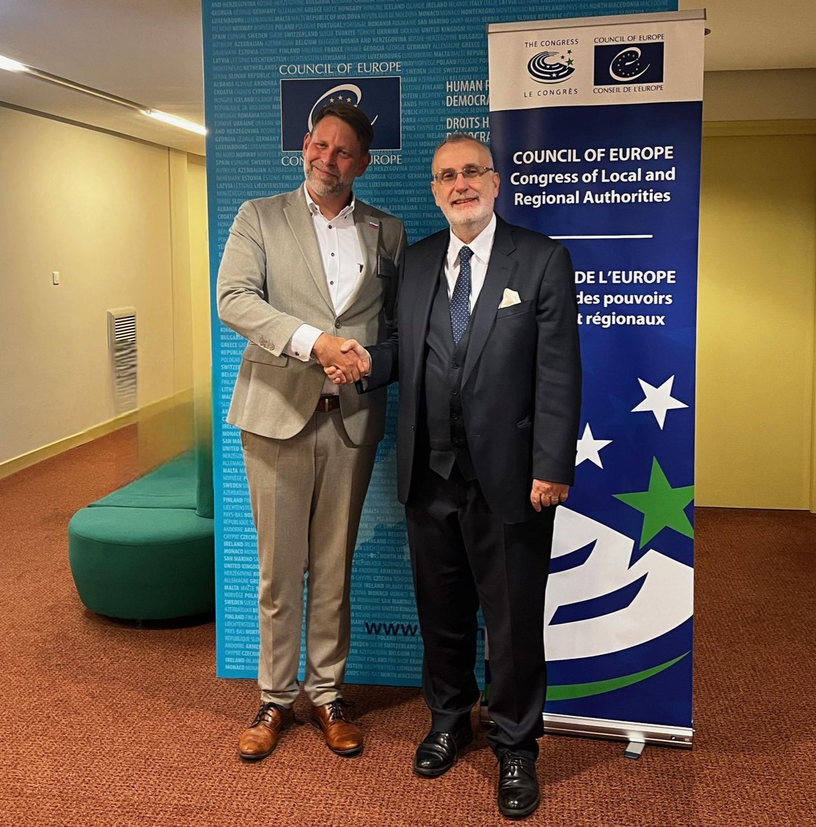 Ob robu zasedanja je potekalo tudi neformalno srečanje z veleposlanico RS pri Stalnem predstavništvu pri Svetu Evrope 𝗕𝗲𝗿𝘁𝗼 𝗠𝗿𝗮𝗸, danes pa je 𝗧𝗿𝗯𝗶č opravil tudi dvostranski pogovor s predsednikom Kongresa 𝗠𝗮𝗿𝗰𝗼𝗺 𝗖𝗼𝗼𝗹𝘀𝗼𝗺.

Več na🔗gov.si/novice/2025-10…