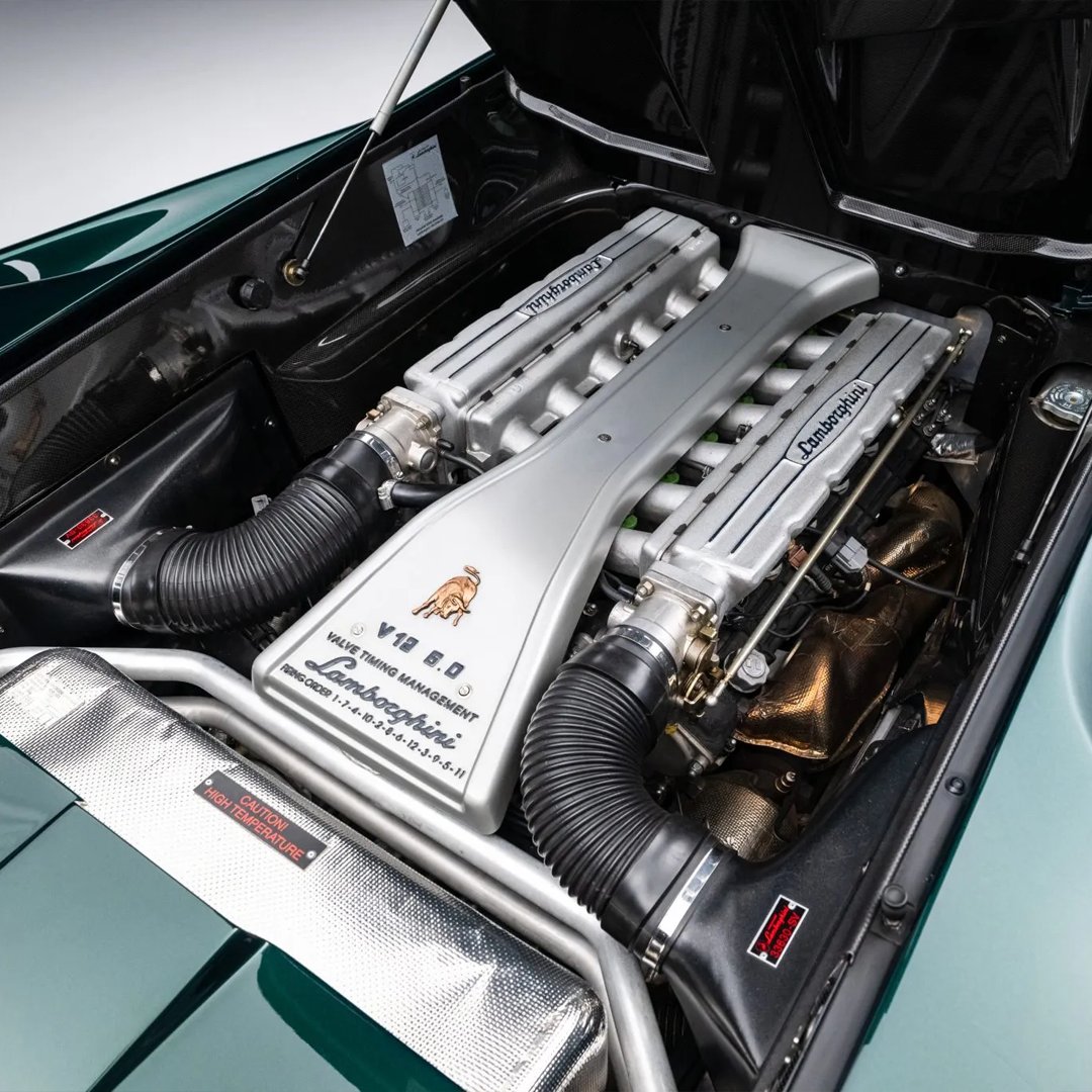 Bringatrailer's tweet image. The legend of the Hydra 

bringatrailer.com/listing/2001-l…