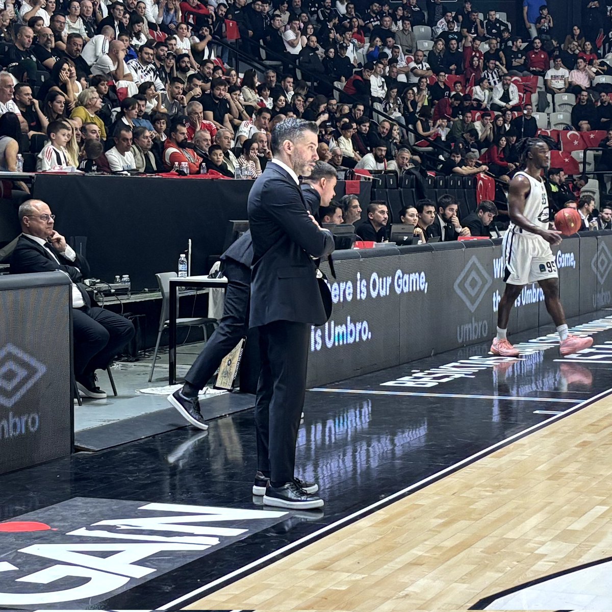 AKATLAR'DA ÇİFTE BAYRAM! 🇹🇷 

Beşiktaş GAİN 90-60 JL Bourg