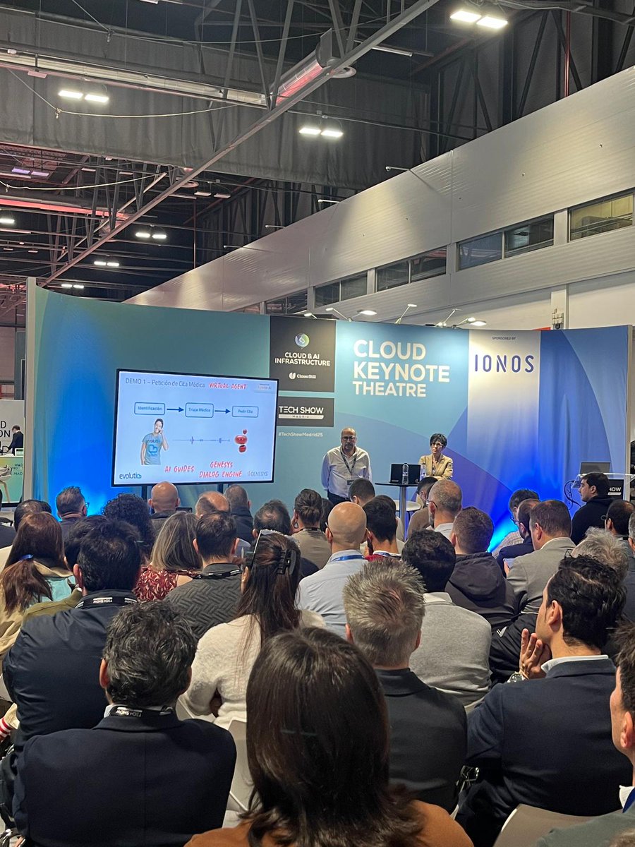 IconoTc's tweet image. Un año más en #TechShowMadrid, una cita que no podemos dejar pasar. 
Desde Icono observamos cómo las empresas están aplicando la tecnología:
🔹 Formación, clave para la adopción.
🔹 Estrategia antes de implantar.
🔹 Personas en el centro.
🔹 Equipos resilientes.
🤝 ¡Y mañana más!