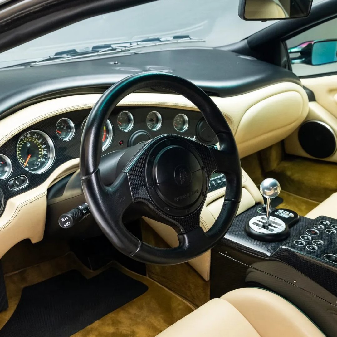 Bringatrailer's tweet image. The legend of the Hydra 

bringatrailer.com/listing/2001-l…