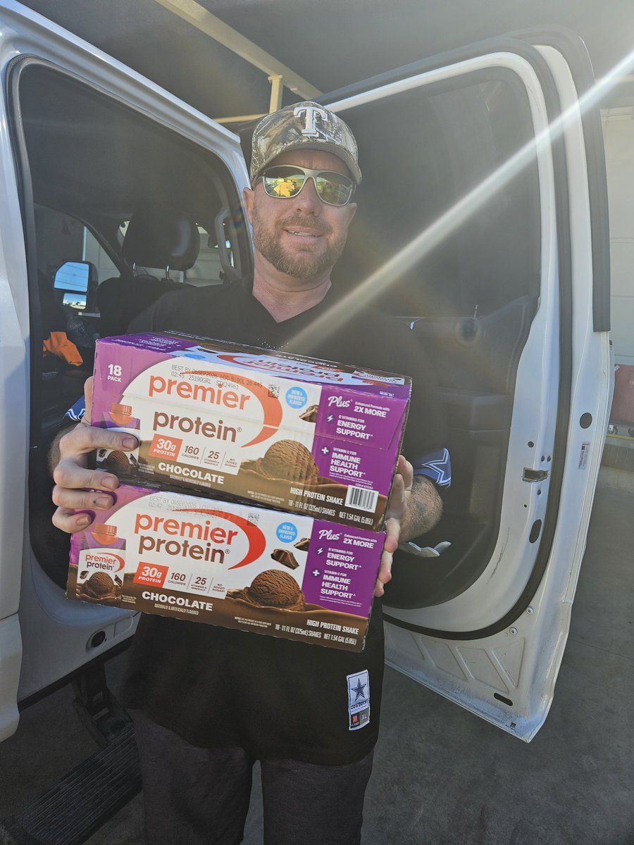 SeanCla69099934's tweet photo. @RealAlexJones 

Clark Iron Erectors inc. Gives a damn. Unless the Democrats quit holding the government hostage, the EBT benefits are going to be cut off for people that really need it so we are donating food to the central Texas Food Bank in Austin Texas. https://t.co/IylnppznwD