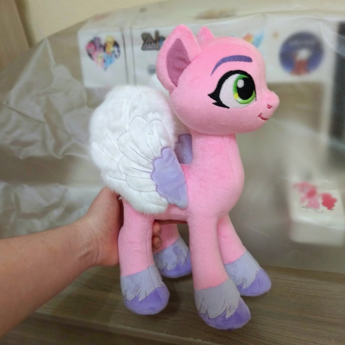 larsen_toys's tweet image. Smol bald gold! 😂
Sweet princess in progress~

#mlp #plushies #pipp