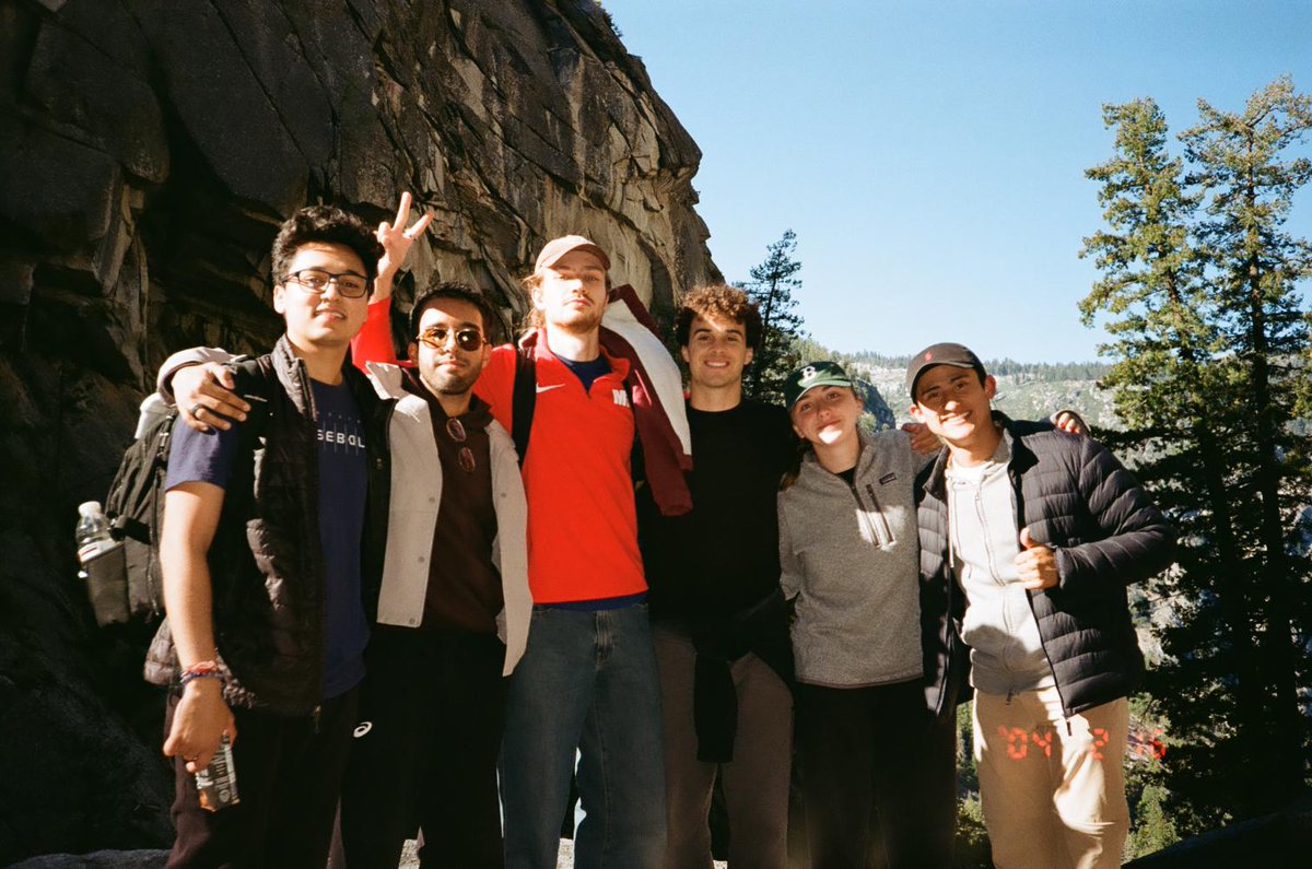 bondwithchloe's tweet image. throwback to the insane half-dome hike