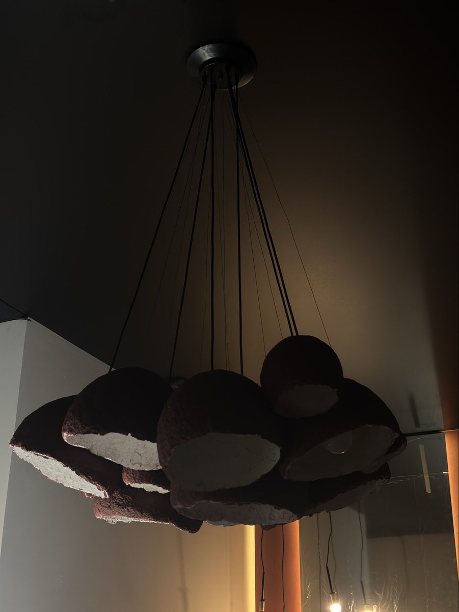 Немного начинают сдавать нервы 
Но надо как-то сдать объект к 3 числу 
В ночь сегодня вешают зеркала и собирают мебель 
Ещё надо за малярами косяки подправить