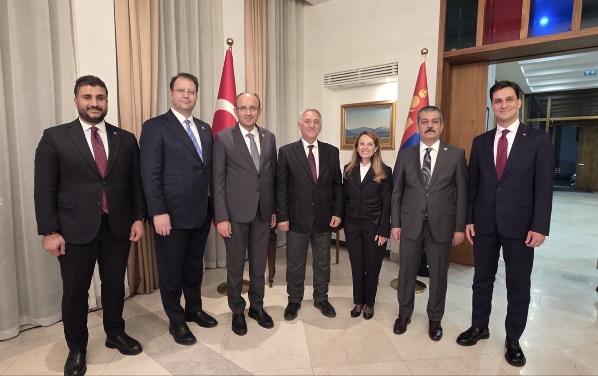 📍Ulan Batur Büyükelçiliği | Moğolistan

Cumhuriyetimizin 102. yıl dönümünü, Türk tarihinin köklü izlerini taşıyan Moğolistan’da kutlamanın gururunu ve onurunu yaşıyoruz. 🇹🇷

Türkiye–Moğolistan Parlamentolararası Dostluk Grubu olarak, Büyükelçimiz Sn. Başak Yüksel Genç’in ev