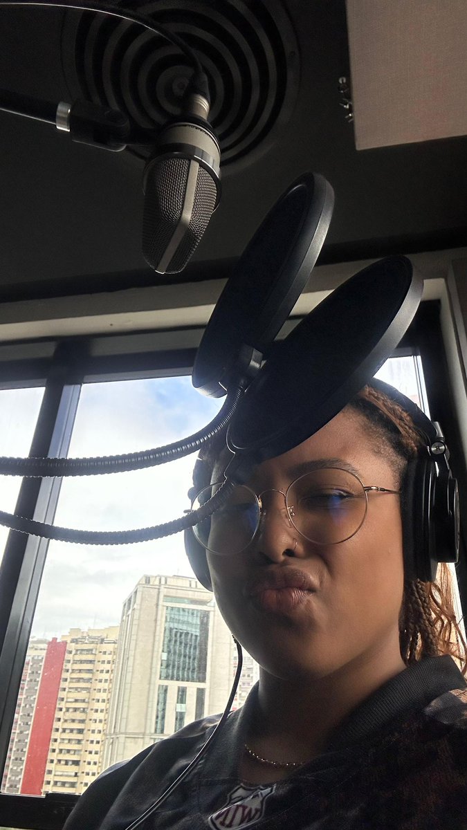 qgmerakinina's tweet image. Inclusive mamãe esteve no estúdio semana passada. #MN1 vindo aí já? 🥺🙏🏾