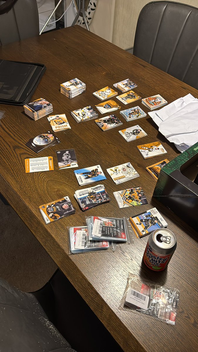 Sorting into the binder begins!! Another order coming your way <a href="/BSTradingCards/">Blindside Trading Cards</a> <a href="/PanthersIHC/">Nottingham Panthers</a>