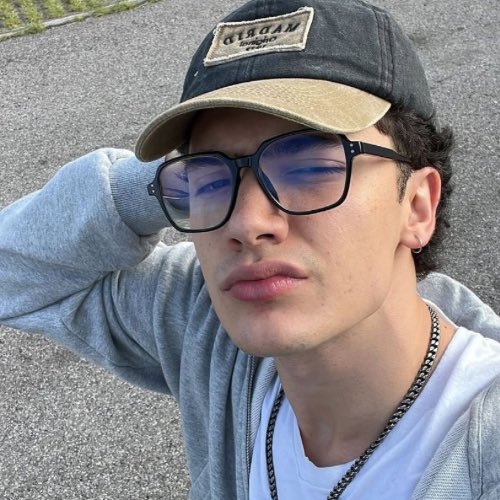 aubrey 🪽 tweet media