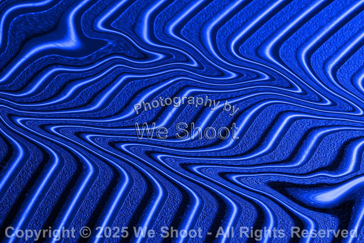 Wouldn't this be great to hang on your wall?  A great conversation piece:
fineartamerica.com/featured/disto…  #abstract #pattern #geometric #vibrant # blue #wave #waves #wavy