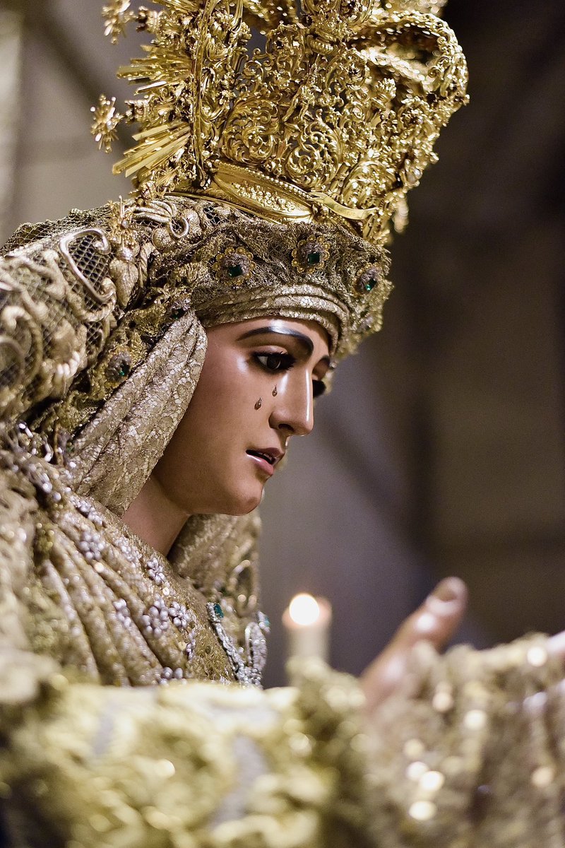 Bajo tu amparo nos acogemos, Santa Madre de Dios; no desprecies las súplicas que te dirigimos en nuestras necesidades; antes bien, líbranos siempre de todo peligro, ¡O, Virgen gloriosa y bendita!

Elevamos nuestras oraciones por todos los que están muy afectados por el diluvio.