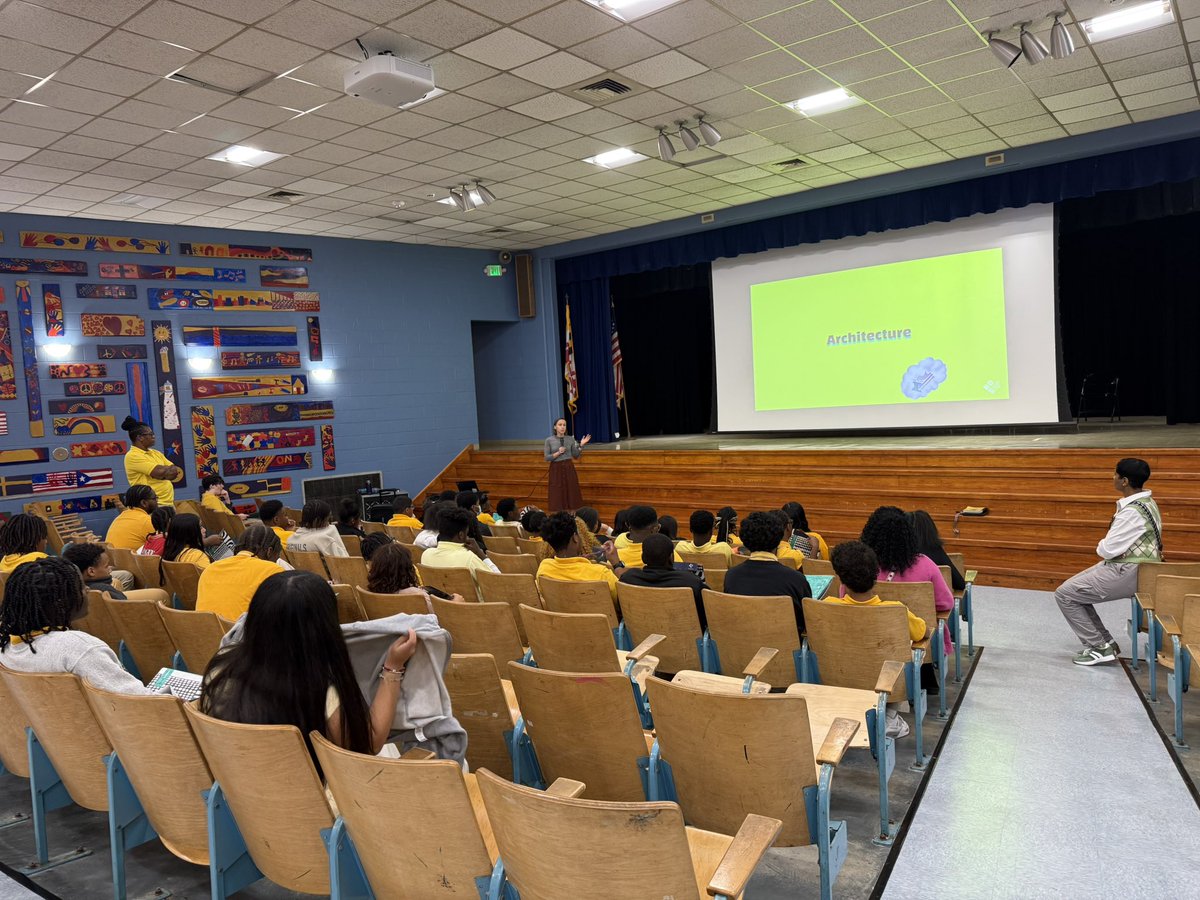 205woodhome's tweet photo. Baltimore Design School visited Woodhome to share exciting information with our 8th graders about the creative programs and opportunities available at their school! 🎨📐 https://t.co/TqEf13iHi6