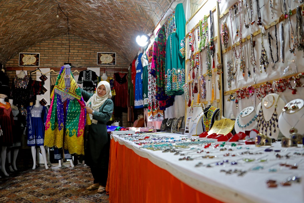 kanniwignaraja's tweet photo. Making Guarantee instruments work in Afghanistan is not easy. This is what @UNDPAf and @UNCDF are committed to do, with a joint guarantee facility that has already unlocked $20M in private loans, created 16,000 jobs (nearly 5,000 for women).
The effort proves that smart finance that goes directly to people can take-root and make a difference even in the toughest market settings.
We hope you see this as a model worth scaling and investing in. For more details...📩 https://t.co/r6He3Zl5RH