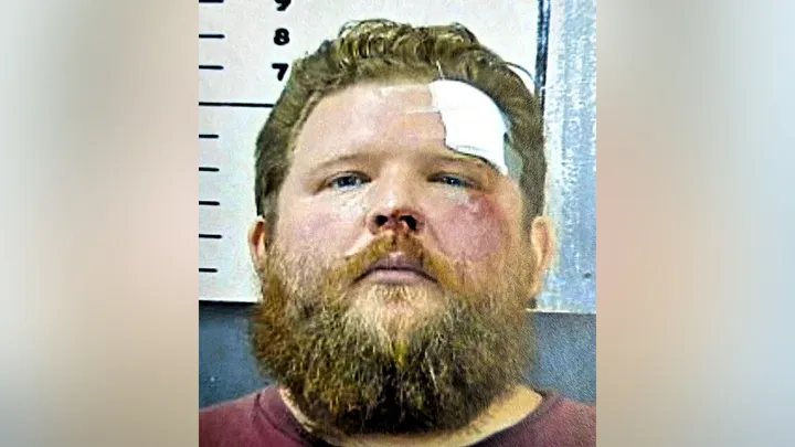 FoxNews's tweet photo. "Last night likely acts of violence were averted before they happened."

An Alabama man was arrested after investigators discovered alleged plans to carry out attacks on synagogues. The sheriff says the suspect "planned to shoot it out with the police." https://t.co/UMV6xluRp8