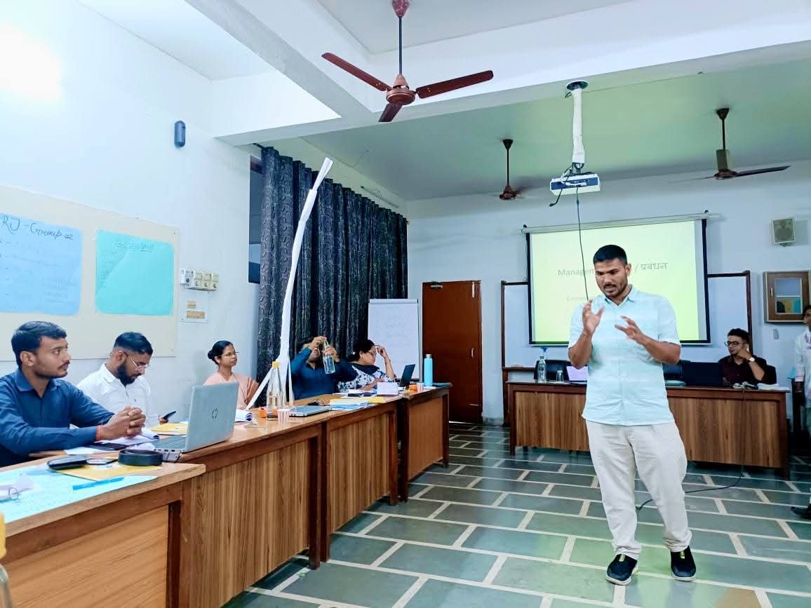 DGSAJMER's tweet photo. आज लखनऊ में “Entrepreneurship Development Programme (EDP)” के तहत “Management Skills” पर सत्र लेने का अवसर मिला।
देश के अलग-अलग राज्यों से आए प्रतिभागियों का जोश और सीखने की भावना इस सत्र को यादगार बना गई।

🌱 सीखना और सिखाना — यही सफलता की असली पहचान है।

#EDPTraining #Lucknow https://t.co/mzPNN9P0M2