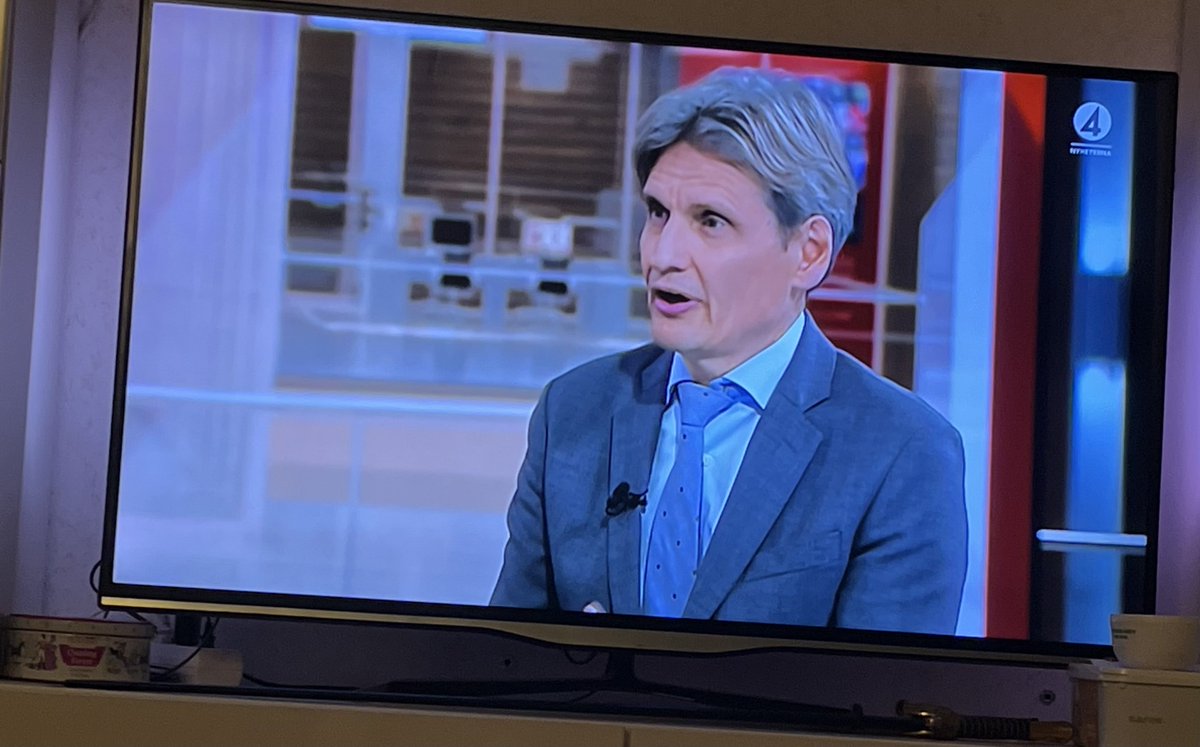 beduin01's tweet image. TV4 fortsätter att pumpa om hur dåligt statsministern har betett sig på/om Harpsund - men inte ett ord om att Göran Persson gifte sig där!! Vad är skillnaden