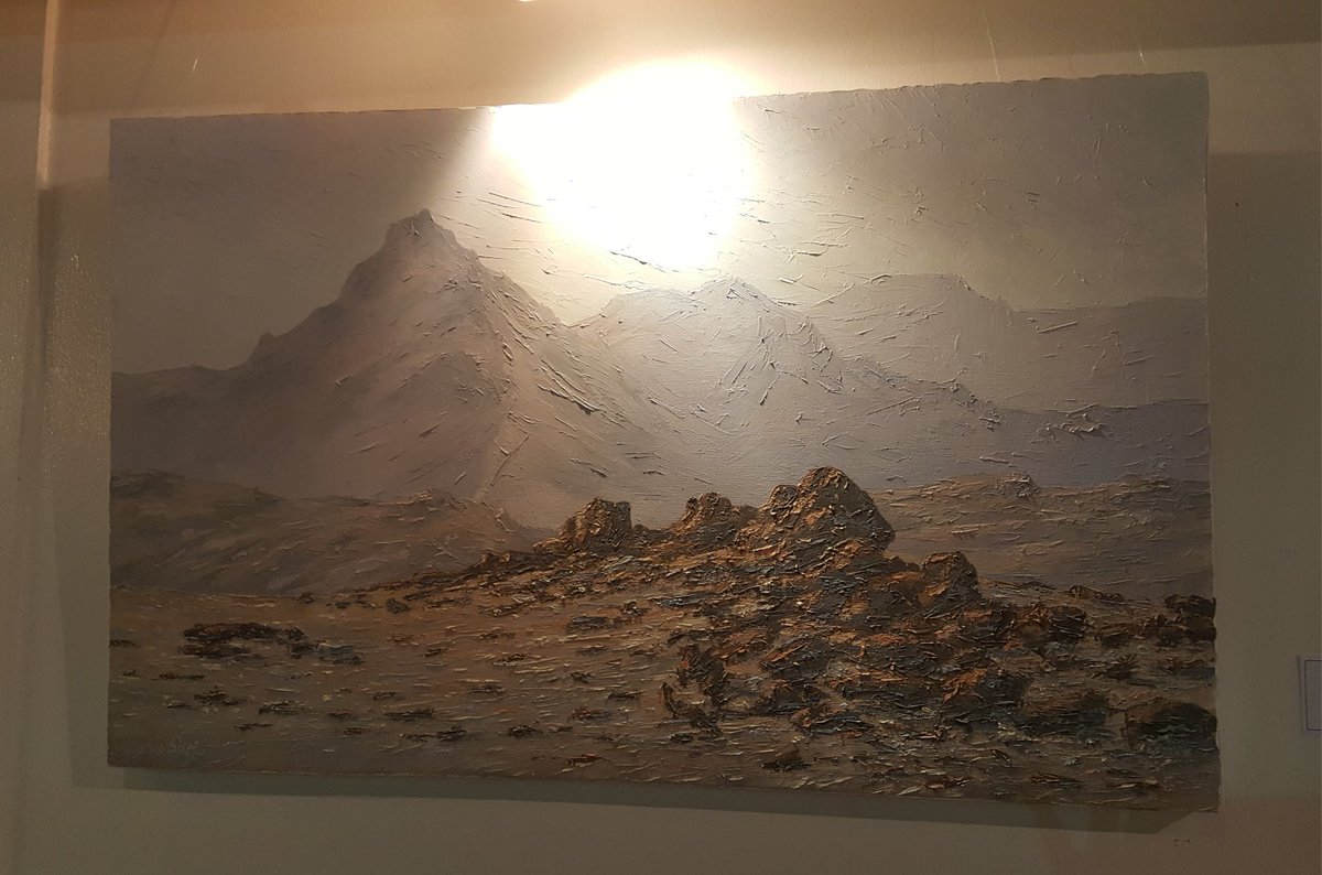sullooh's tweet photo. من ذاكرة الجوال التي لا تخون،
تصويري لمعرض أقيم في المفتاحة، تقول إعدادات الصور إنه العام ٢٠١٧ ..
من أعمال الفنان صديق كشاف، إبن قنا البار ،و قنا من تهامة،
و تهامة من ملكوت الأرض ..

🌧🌱 https://t.co/SGtcrkIGlQ