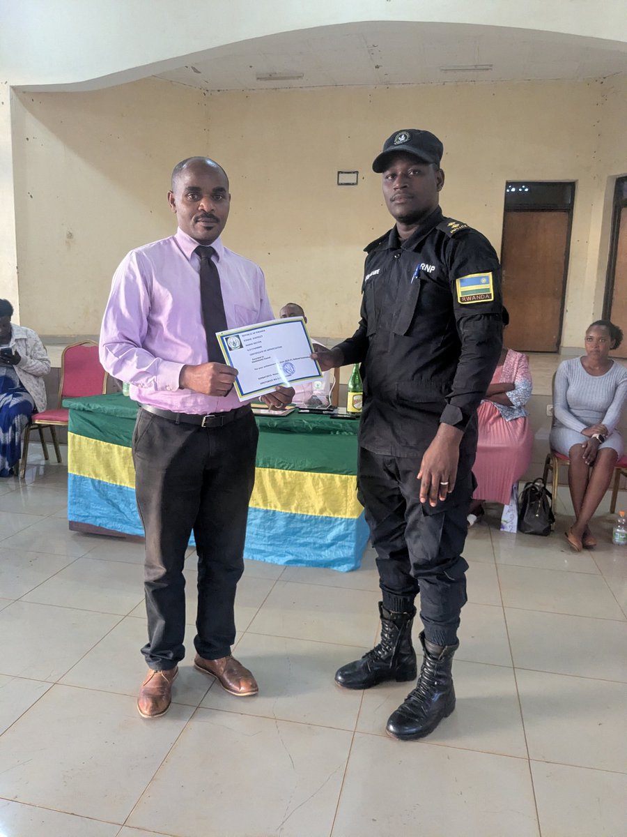 Habaye n'umwanya wo gushimira abarimu muri P6 Rucamumihayo Tiburuse. S3 Kananga Elyse. S6 Maniraho Daniel <a href="/KireheDistrict/">Kirehe District</a> <a href="/rangira/">Bruno Rangira</a> <a href="/JanviereMukand4/">Janviere Mukandayisenga</a>