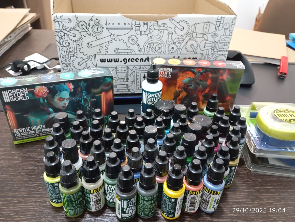 Había ofertacas en el outlet de Green stuff world y se me fue un pelín la mano 😂😂😂