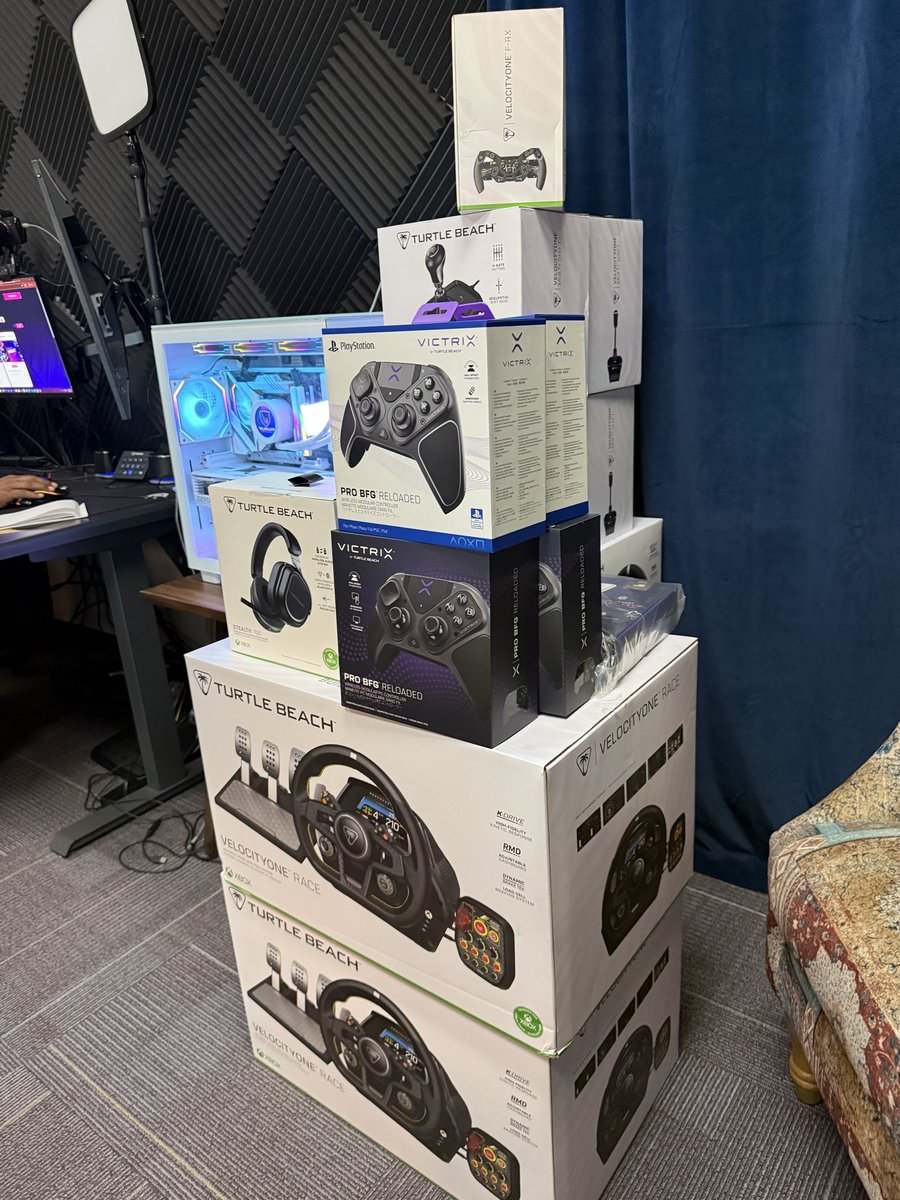 CARE PACKAGE INBOUND!! 🪂📦

Thank you <a href="/TurtleBeach/">Turtle Beach</a> for the amazing care package!!! 🦁❌🐢