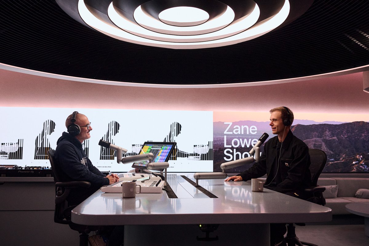 Zane Lowe tweet media