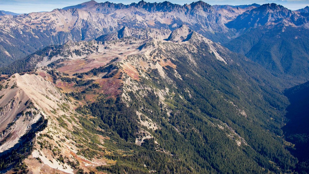 lighthawk_org's tweet image. Olympic National Park’s glaciers and coastline are changing. 🏔️🌊

This month, LightHawk flew with @WANatlParkFund to document these vital landscapes from above—revealing how glaciers, rivers, &amp;amp; forests connect in a rapidly warming world.

📸 by Mark Erskine 

#LightHawk