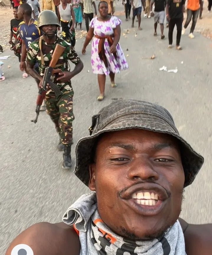 Jeshi la Wananchi JWTZ wapo kwa ajili ya kutulinda si mnaona wala hawana noma. #Mo29