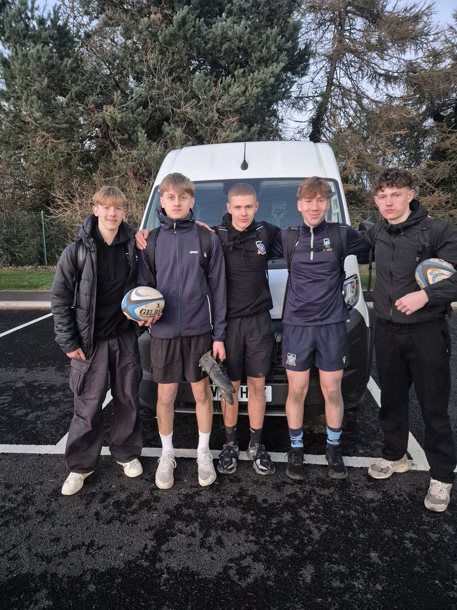 S3/4 Rugby 🏉 
Today, we faced Alva Academy on a beautiful day at Alloway Place. Monifieth started well scoring two early Tries, and then Alva answered back with one of their own. HT (35-7).  We scored early on but then conceded 3 tries before a late try from Freddie. FT (47-22)