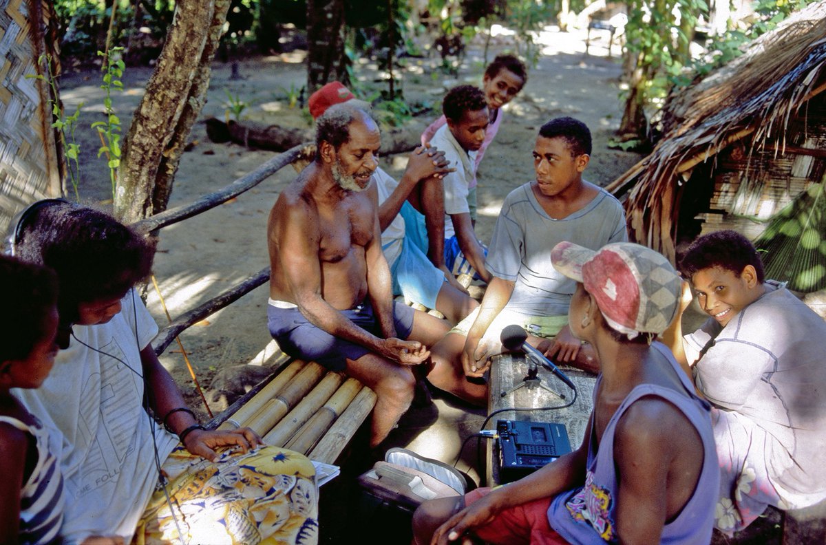 🗿 The HéLiCéO project I am leading on Pacific languages is hiring a postdoc
to document oral literature in Melanesia,
&amp; compare myths &amp; motifs across the Pacific.

🗓️ Job starts Feb 2026;
applications open till 23 Nov 2025

✨ Come work with us in Paris!
heliceo.huma-num.fr/calendrier.htm
