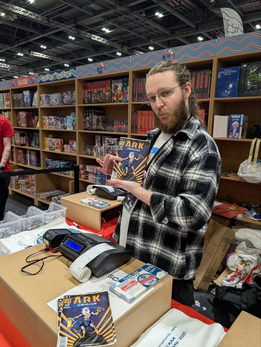 InkLaPuss's tweet photo. @arkofsolana @MCMComicCon https://t.co/WhGJtBAsnC