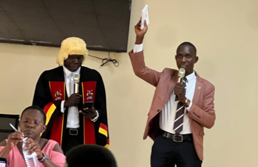 Today I was previlaged to have sworn @adidarachul as our supportive Clerk to the Westnile Sub-regional Youth parliament.
He is a passionate youth leader whose commitment goes beyond just youth parliament and I will be happy working with him.
<a href="/FarajaAfricaFdn/">Faraja Africa Foundation</a> <a href="/pdlgUg/">Pakwach District Local Government</a>