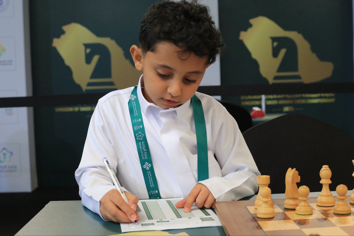 KSAchess's tweet photo. 📸 | خلونا نسجل الأبطال 😍🏆

#بطولة_المملكة_للشطرنج 🇸🇦
📍 كلية جدة العالمية @JICedusa https://t.co/vRurGQ6qdb