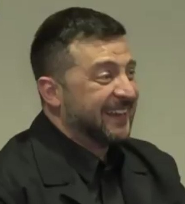 IgorLukianchuk's tweet image. З "Гігавата Зеленського" побудовано лише близько 60 МВт.
Зеленський і міністр енергетики Галущенко зірвали програму побудови додаткових потужностей в енергетиці. 
Володимир Кудрицький повідомив про це.
Тепер Кудрицький в СІЗО, Галущенко міністр юстиції,  а Зеленський маладєц