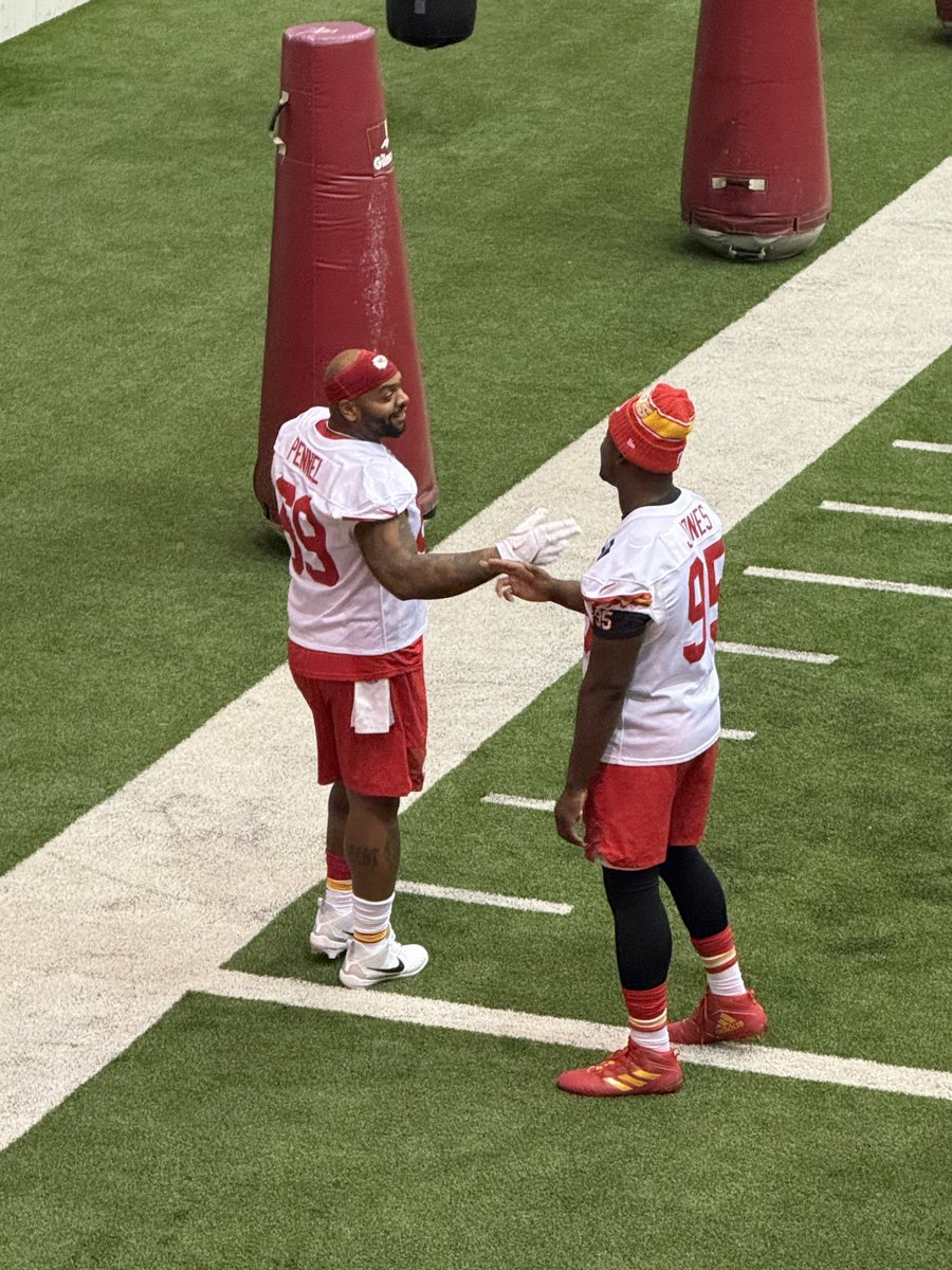 Mike Pennel sighting 👀 

#ChiefsKingdom <a href="/KCTV5/">KCTV5 News</a>