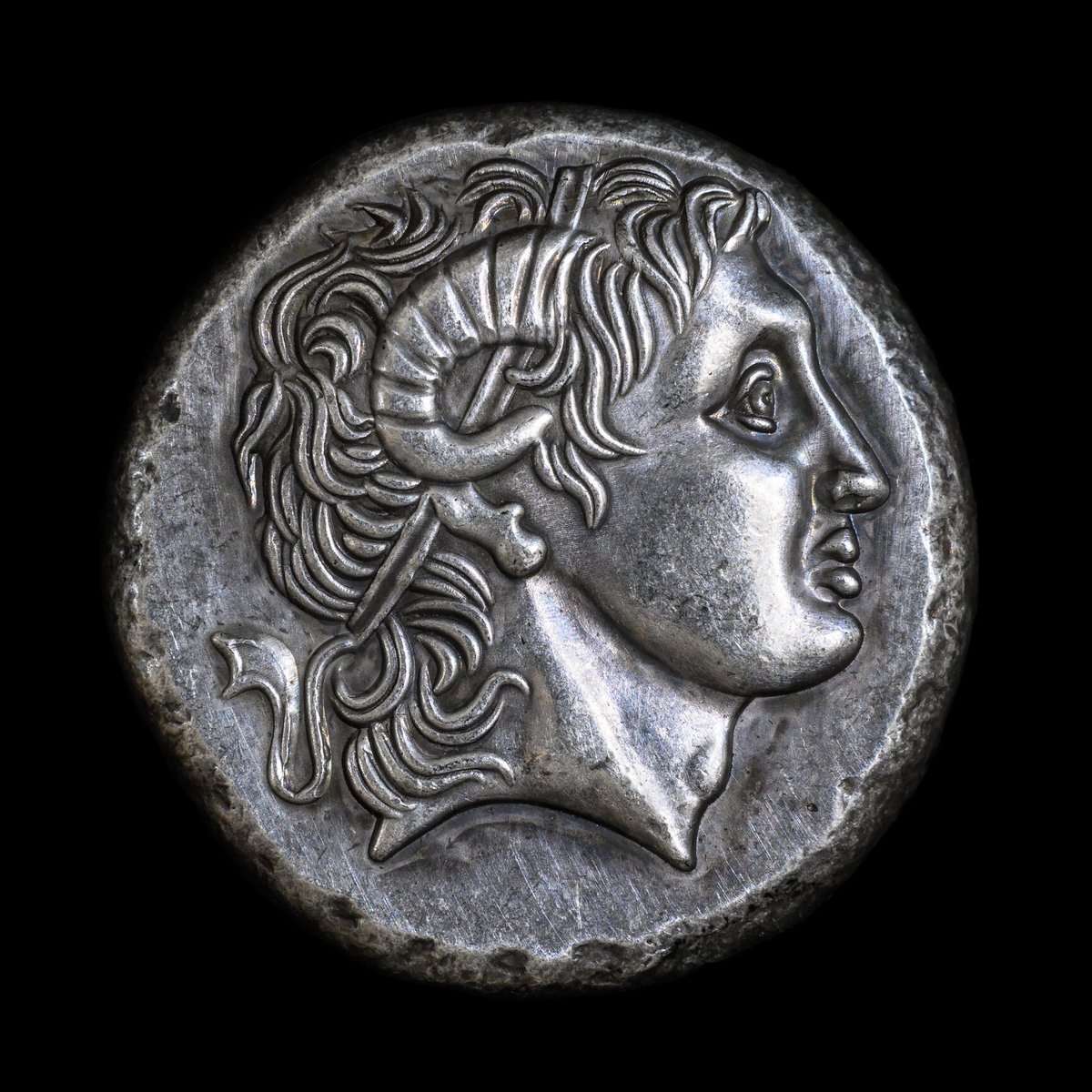 ghostofhellas's tweet photo. Alexander the Great on a Tetradrachm of Lysimachus. Culture: Hellenistic Greek. Place of origin: Thrace/Macedon. Date: c. 290 BC. Medium: Silver. Photographer: Scaliger. https://t.co/cKGacf69g5