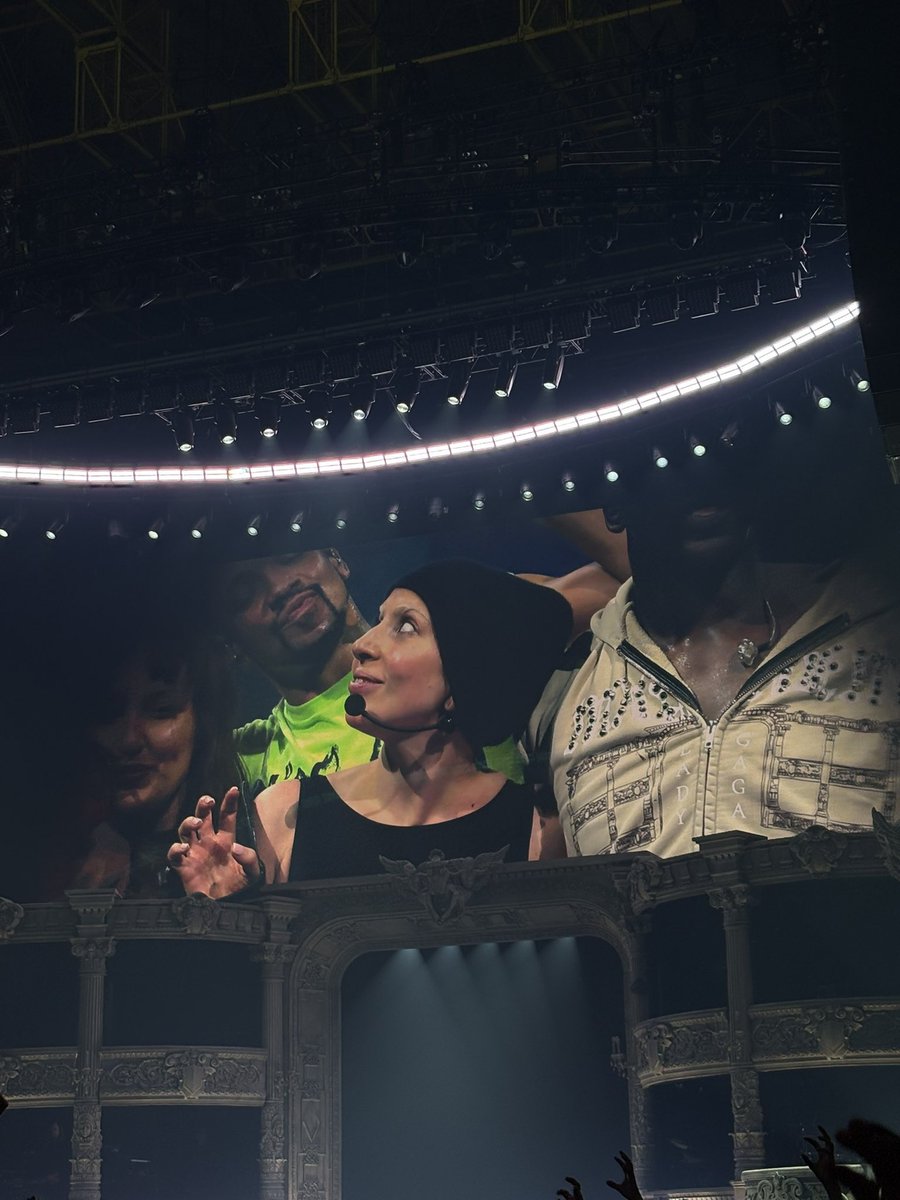 i love this girl so much. 🖤