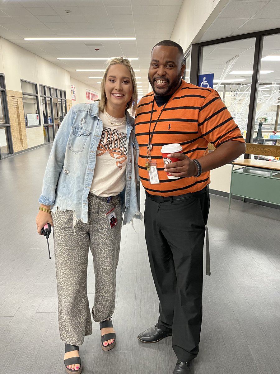 MMS staff and students showed off their fall colors —hoping to bring on the cooler weather! 🍁🍂 #FallVibes #PantherPride #MMSSpirit