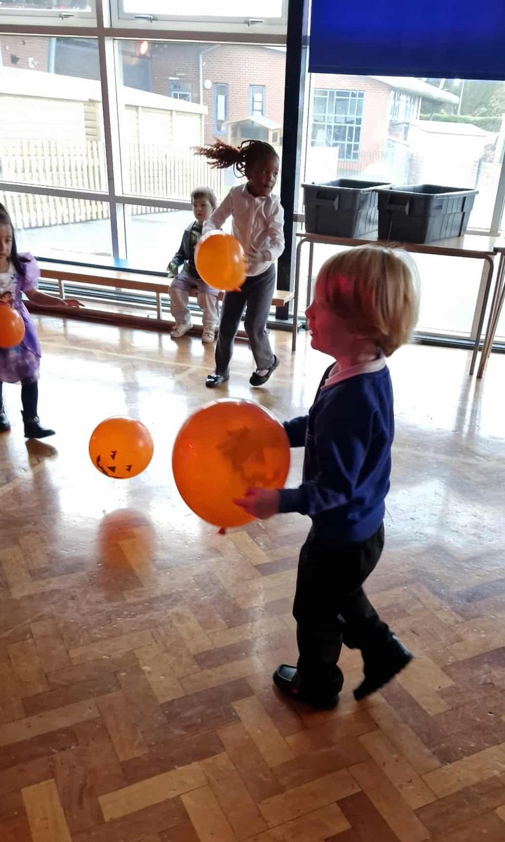 HMSGrimsbyfs2's tweet image. HMS Grimsby enjoyed their G2BG Halloween Disco. A fabulous treat that celebrated green behaviour and good choices. #EYFSFun @HMSGrimsbyfs2 @DeltaStrand 
@DeltaTrust_Org #G2BGTreat💚 @YourSchoolGames @ClareHa51528544