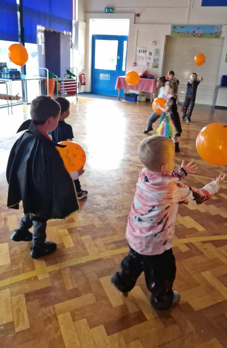 HMSGrimsbyfs2's tweet image. HMS Grimsby enjoyed their G2BG Halloween Disco. A fabulous treat that celebrated green behaviour and good choices. #EYFSFun @HMSGrimsbyfs2 @DeltaStrand 
@DeltaTrust_Org #G2BGTreat💚 @YourSchoolGames @ClareHa51528544