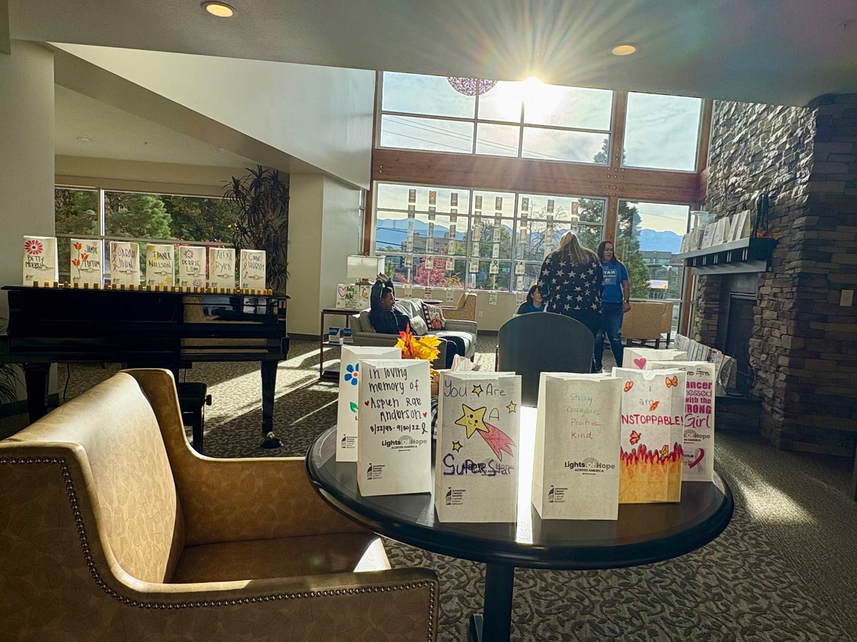 ACSCANUtah's tweet image. We had a beautiful #LightsOfHope display at the SLC Hope Lodge this weekend.
It was a moving opportunity to honor loved ones touched by cancer.

Sending huge thanks to our event sponsors for helping to make it happen.