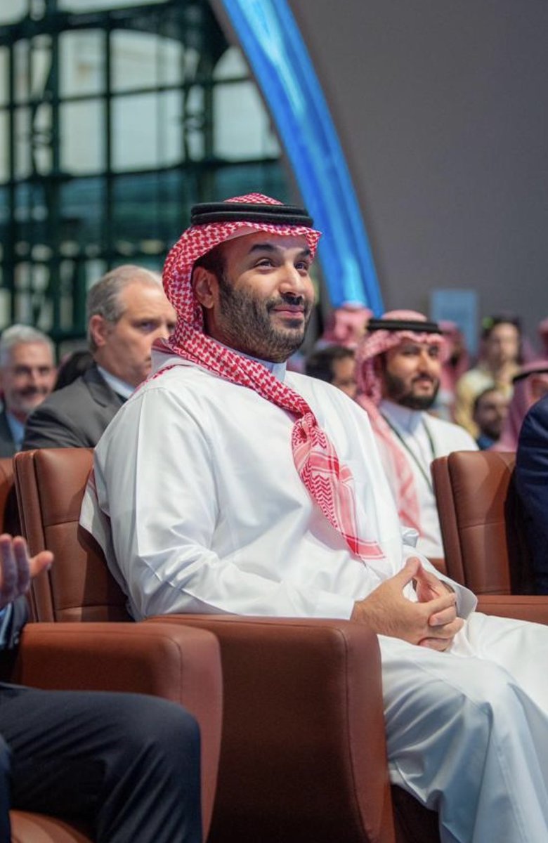 عز الأمة .. وأمنها .. وأملها .. ودرعها.🇸🇦

 #السعودية_مفتاح_العالم