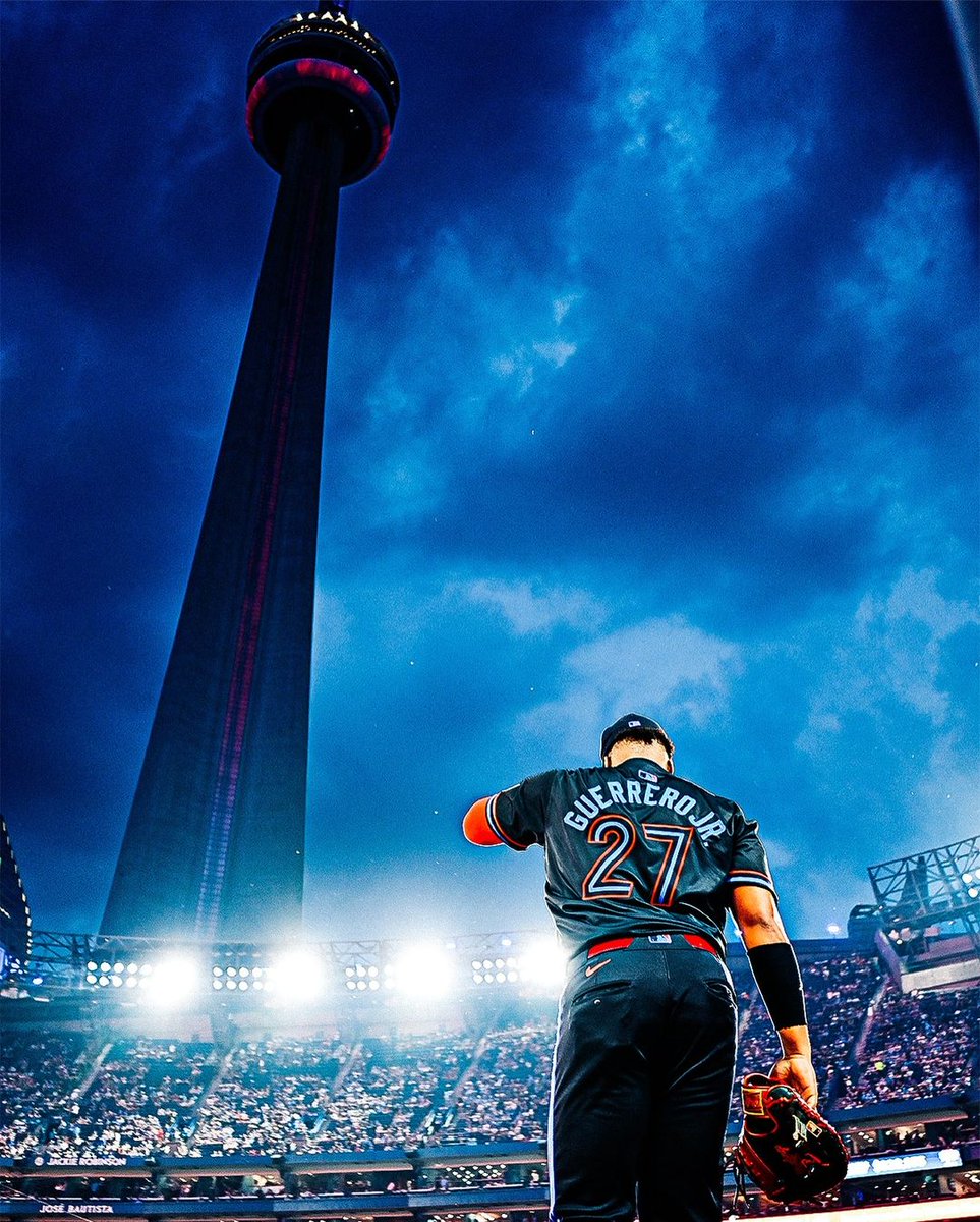 Montabaun's tweet photo. Dear @BlueJays World Series Game 6 is in Toronto on a Friday night on Halloween.
Wear the City Connect night jerseys!  Do it!  We want it all!
#BlueJays #JaysVsDodgers #WantItAll    #LightsUpLetsGo #Game6 #CityConnect https://t.co/4rNflCPhDo