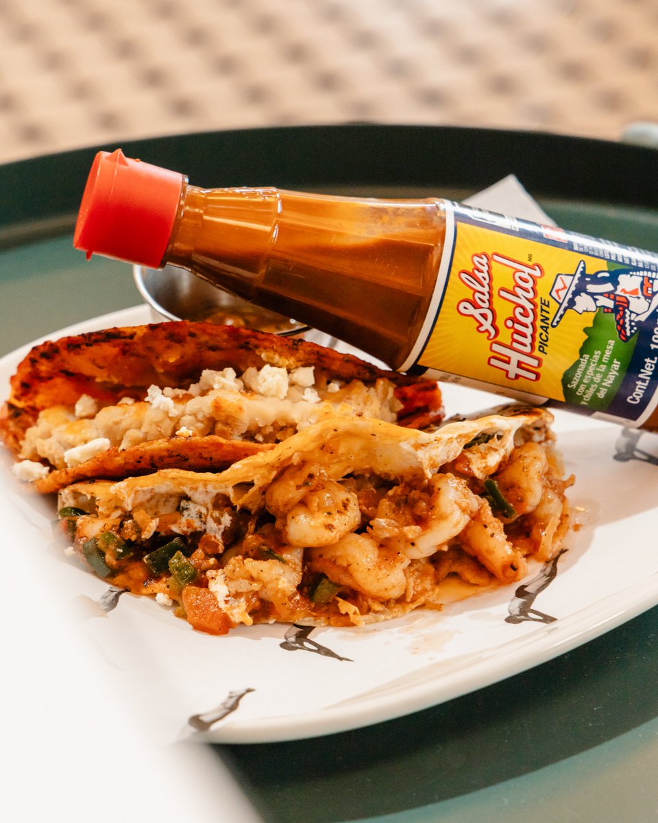 Lunes de iniciar la semana y la die… no se crean otro día la inician porque yo ya voy a echarme estos delicioso taquitos 🌮🦐🤭 

#SalsaHuichol #ÉchaleHuichol  #ÉchaleTuSaborConsentido #SalsaHuicholPicante