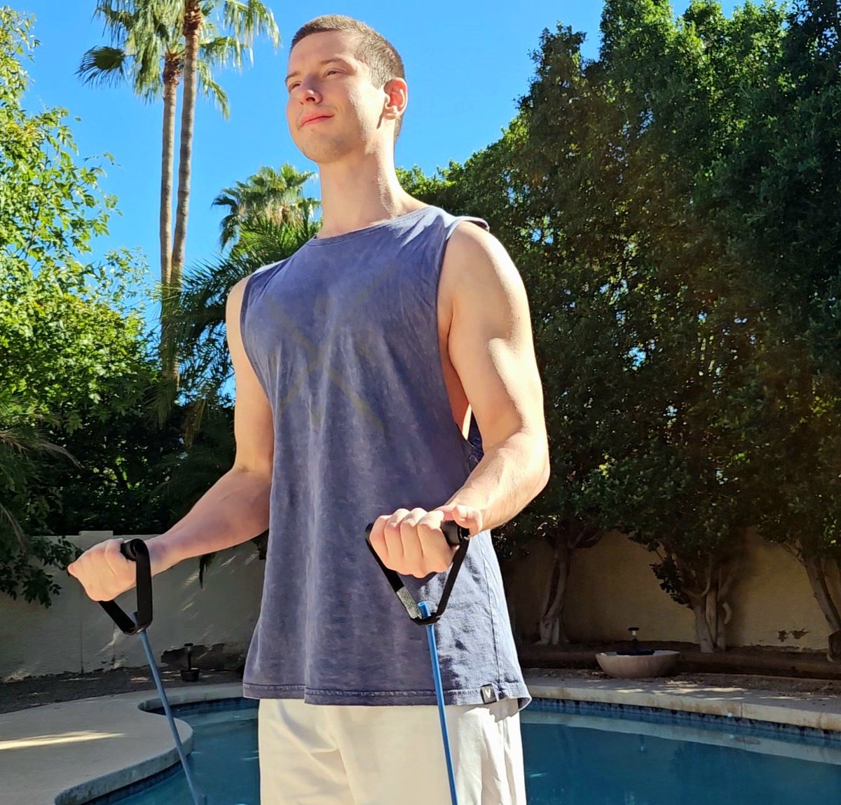 SickNickSS's tweet photo. Try an outside exercise this fall!💪
-
-
-
#personaltrainer #fitnesscoach #fitnesstraining #workoutprograms #fitgoals #mealprep #nutritioncoach #gymday #outsideworkout https://t.co/BtpFtJl6nB