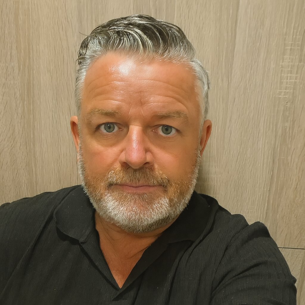 New profile picture....getting old 😆 🤣