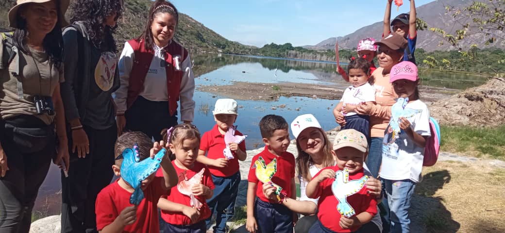 fundalaguna's tweet photo. Excelente actividad realizada en el M.N. Laguna de Urao, en el día de hoy con motivo del día Mundial de Playas, Ríos, Lagunas y Turismo.  Participación de instituciones educativas de San Juan y Lagunillas, Agradecimiento a Fudena,  Inparques y Aveandes. https://t.co/yEKaTroAAm