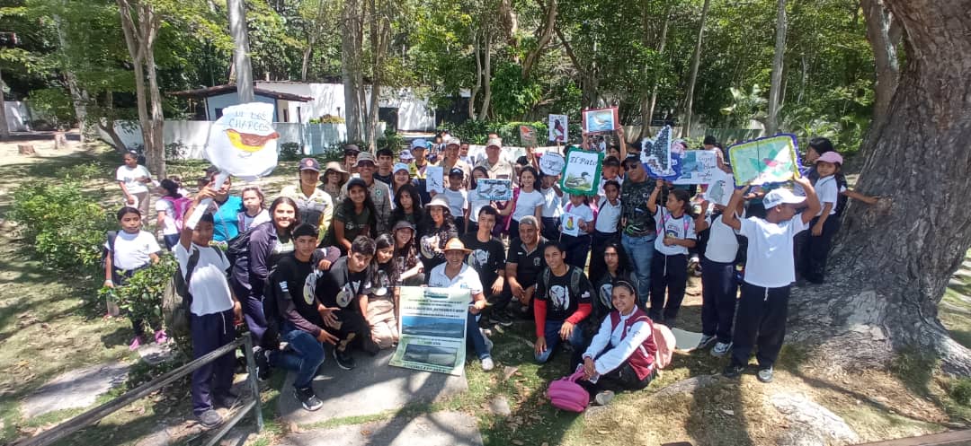 fundalaguna's tweet photo. Excelente actividad realizada en el M.N. Laguna de Urao, en el día de hoy con motivo del día Mundial de Playas, Ríos, Lagunas y Turismo.  Participación de instituciones educativas de San Juan y Lagunillas, Agradecimiento a Fudena,  Inparques y Aveandes. https://t.co/yEKaTroAAm