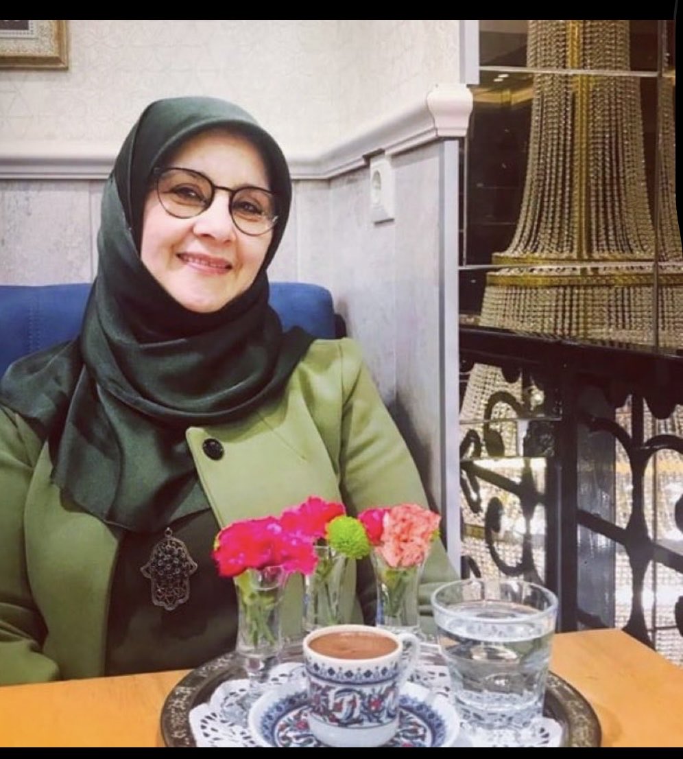 akin_birdal's tweet image. Hüda Kaya bir hak ve mazlum savunucusudur.10 gün içinde cezaevine gireceği duyuruldu.
Hukuksuzluğun, haksızlığın ve de tahammülsüzlüğün son örneği.
Yapmayın, biraz vicdan, biraz adalet.
Hüda Kaya’nın yalnız olmadığını gözardı etmeyin.